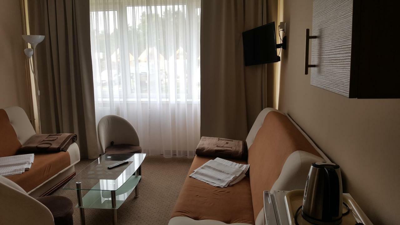 Zem-Tourist Hotel Pustkowo Ngoại thất bức ảnh